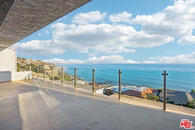 Primary Photo - 18203 Coastline Dr