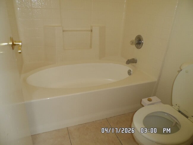 Building Photo - 3 Bedrooms, 2 Bathrooms, approx. 1392 sq. ft., 2 Car Garage, Covered Patio, Fenced, Play house,