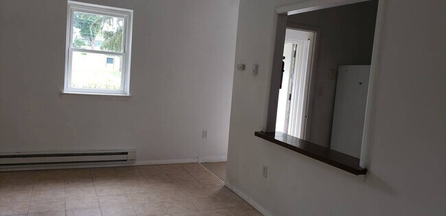 Building Photo - 1292 US-44