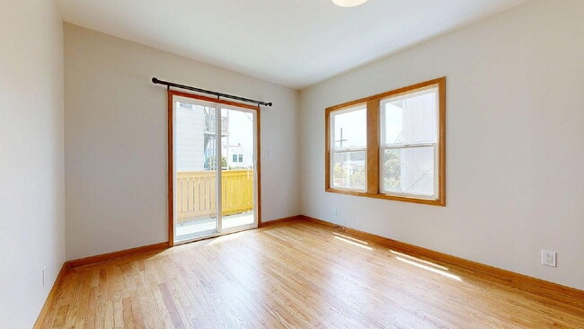 Building Photo - Freshly Updated 2BR Home with Garage, Outd...
