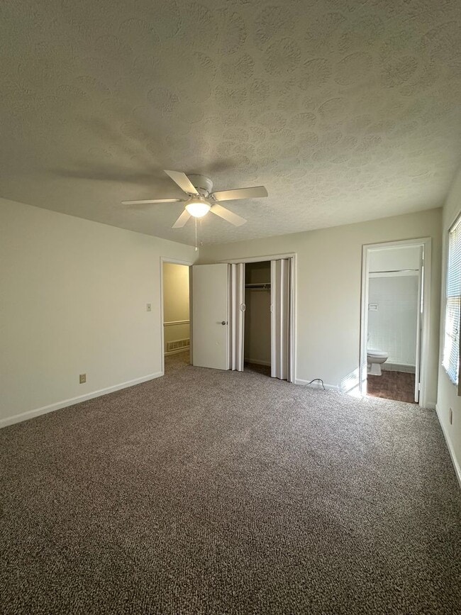 Building Photo - Move-in ready 3 bedroom, 2 bath brick home...