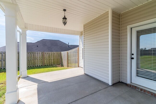 Building Photo - ? Welcome to Your Dream Home! ?
