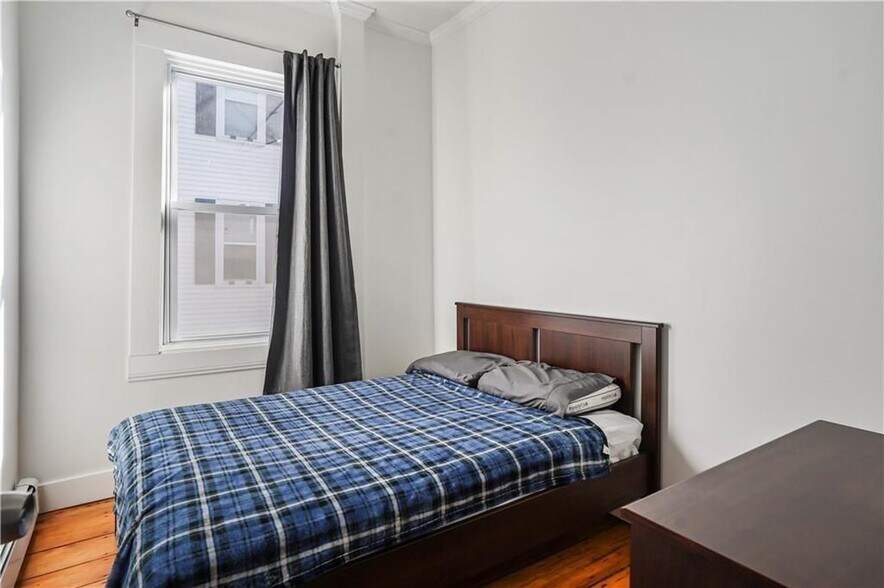 Building Photo - 32 Ann St