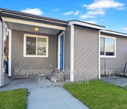 Building Photo - 7053 W Ustick Rd