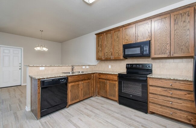 Building Photo - 2551 Leroy Ln