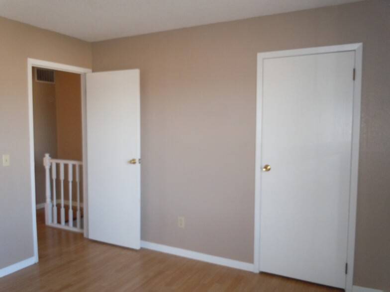 Building Photo - 10 Cougar Dr