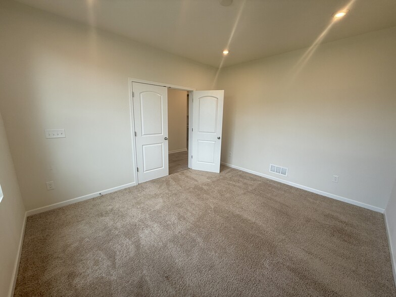 Office - 2062 Broccoli Dr