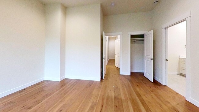 Building Photo - Contemporary 4 Bedroom Oasis on Quiet Dead-End Street!