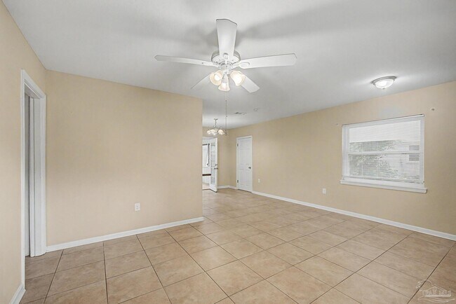 Building Photo - 560 N 72nd Ave