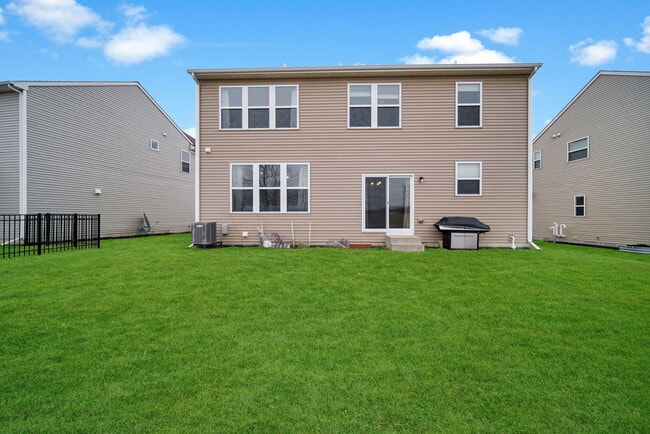 Building Photo - 4255 Fraser Cir