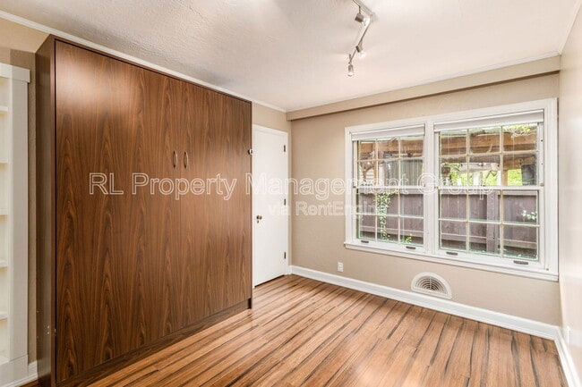 Building Photo - 413 Walhalla Rd