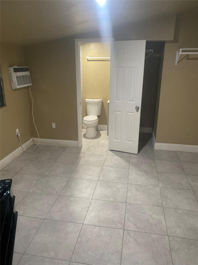 Building Photo - 5709 NW 23rd St