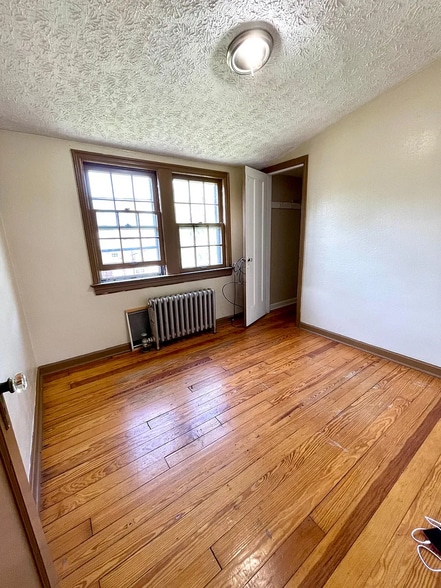 Building Photo - 3682 Glencairn Road