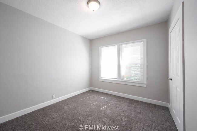 Building Photo - 1529 E Ohio St