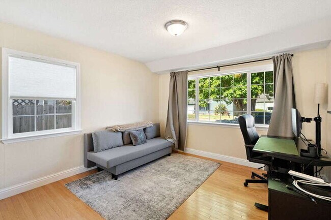 Building Photo - 4311 Cabrillo Way