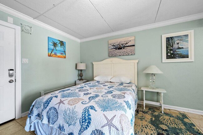 Building Photo - 200 E Beach Blvd