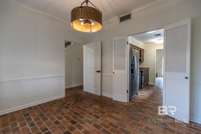 Building Photo - 359 S Mobile St