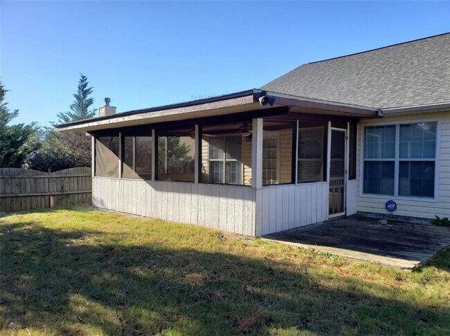 Building Photo - 2667 Leon Murphy Dr
