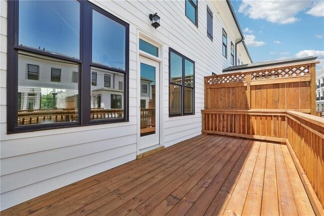 Building Photo - 504 Healy Dr