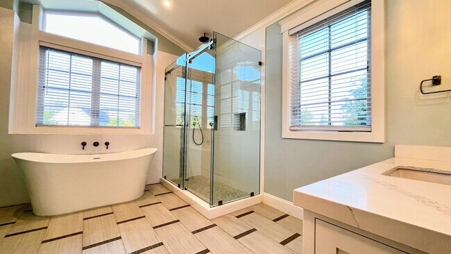 Building Photo - 718 San Benito Ave