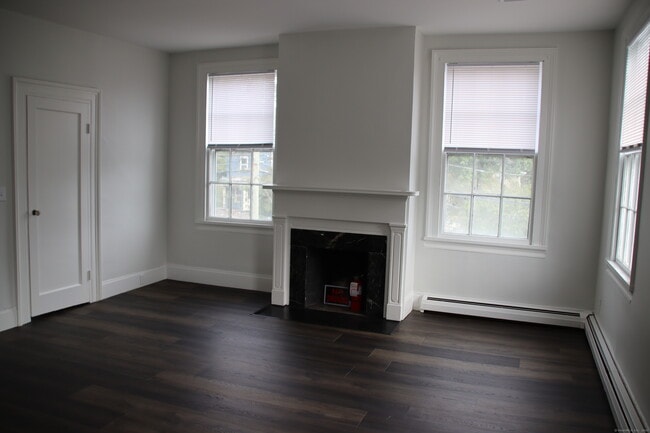 Building Photo - 130 W River St