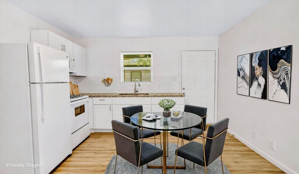 Building Photo - 711 S Houston St