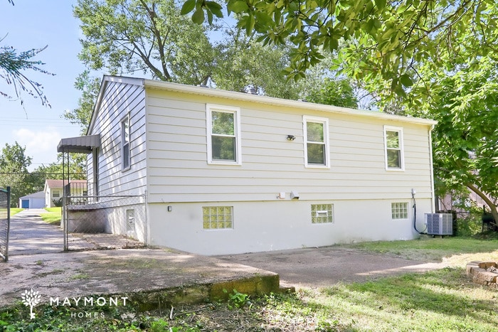 Building Photo - 2279 Miles Rd