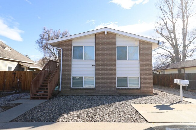 Building Photo - Loveland 2BR with Laundry and Balcony