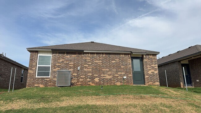 Building Photo - 10040 Appaloosa Ln