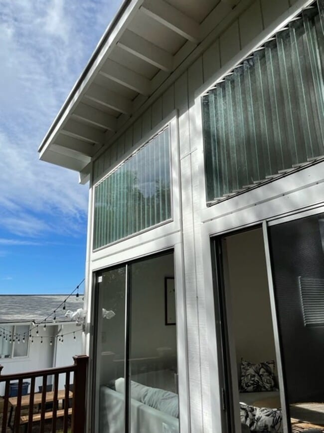 Building Photo - Single Level, Patio, Private W&D, Window A...