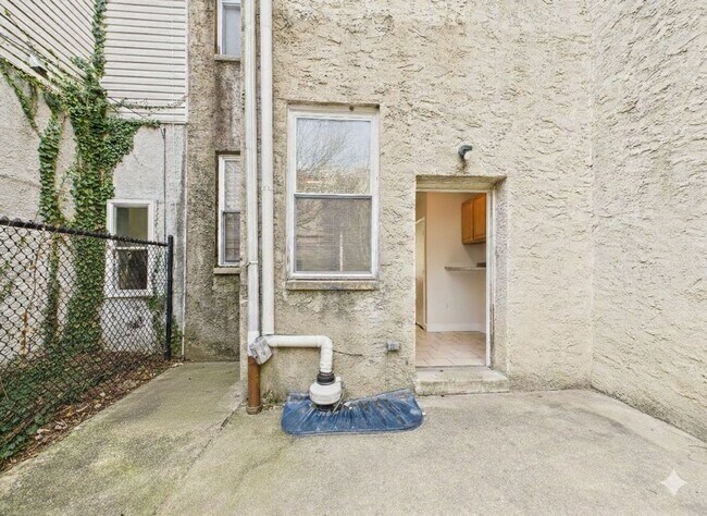 Building Photo - 1519 N Bouvier St
