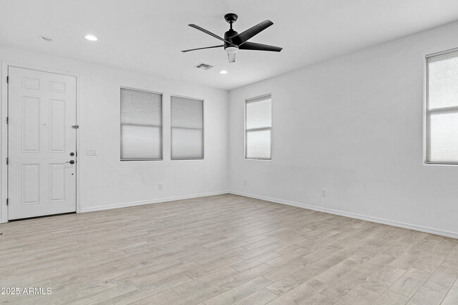 Building Photo - 14205 W Bronco Trl
