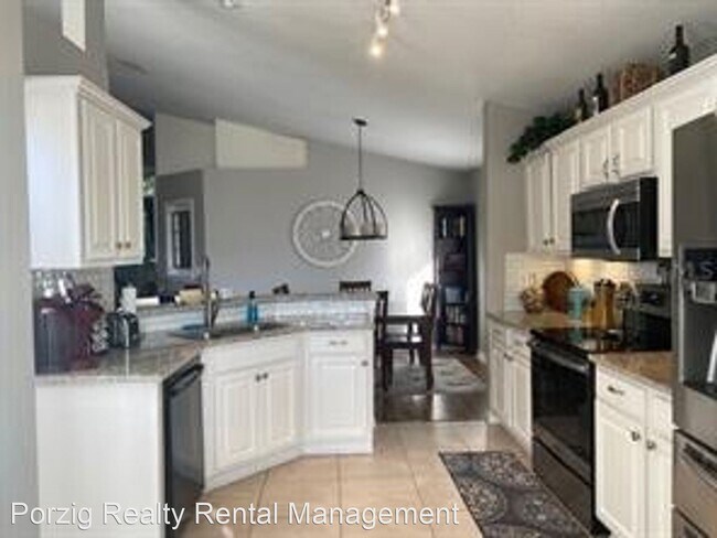 Building Photo - 4 br, 2 bath House - 1528 Fox Glen Drive