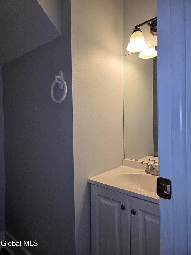 Building Photo - 93 Ridgewood Terrace