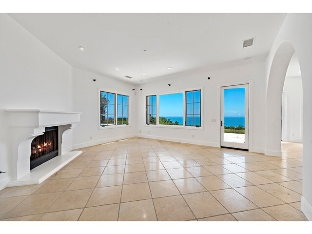Building Photo - 11 Greens Bluff