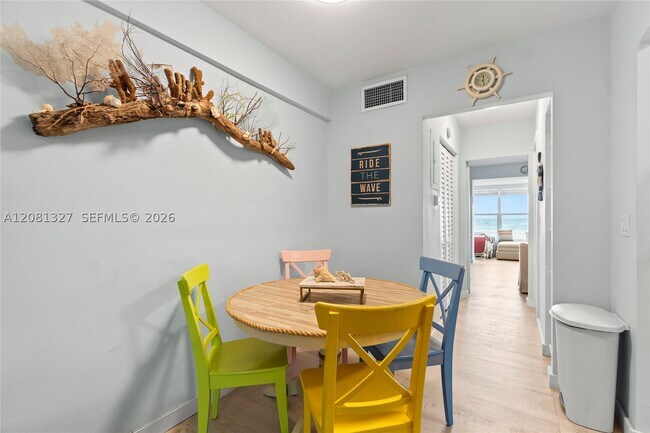 Building Photo - 1801 S Surf Rd
