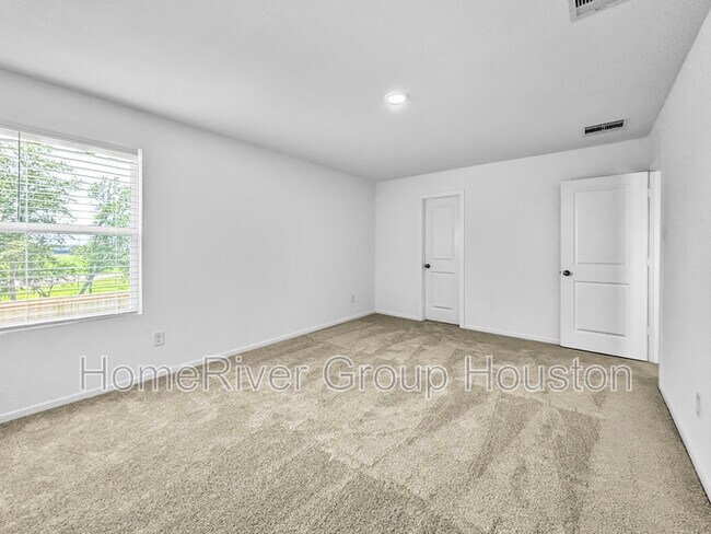 Building Photo - 5818 Starling Dr