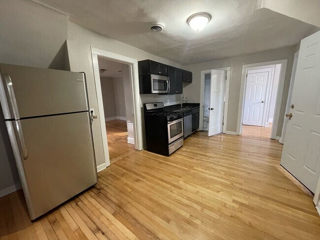 Building Photo - 2474-A N Fratney St