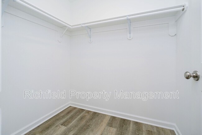 Building Photo - 420 Hamilton Ave