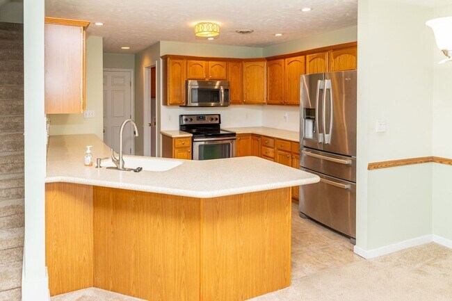 Building Photo - PET FRIENDLY!!!!!!