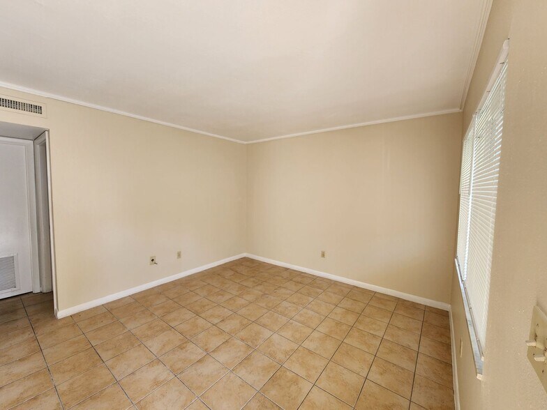 Building Photo - 1761 Fowler St