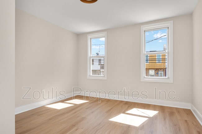 Building Photo - 311 S Newkirk St