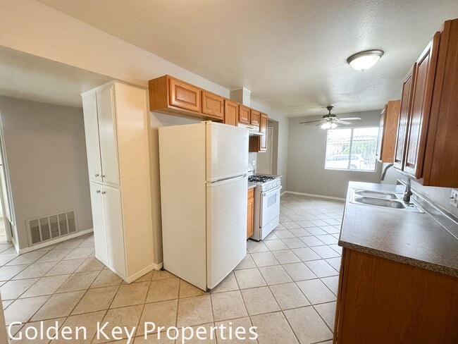 Building Photo - Lovely home in Costa Serena (55+ Community)