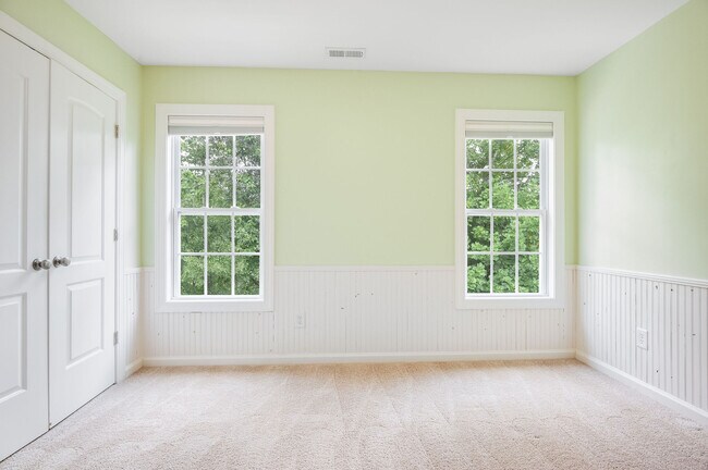 Building Photo - 107 McKinnon Pl