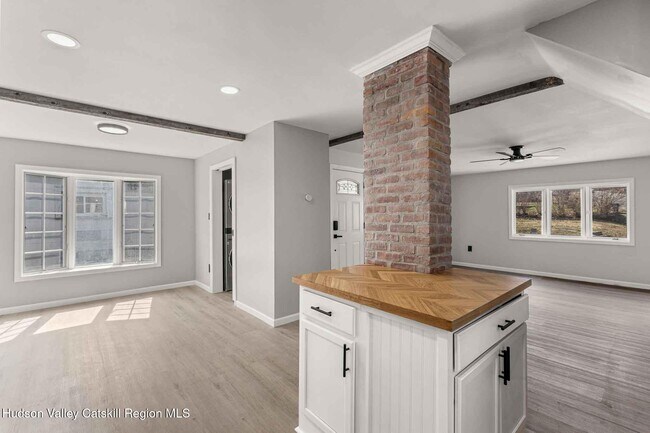 Building Photo - 2961 Cottage Pl