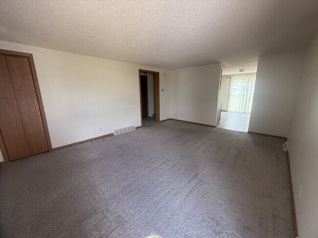 Building Photo - 2709 1st Ave