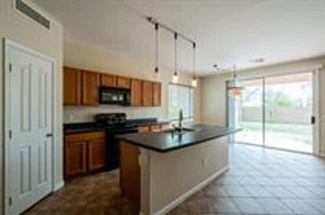 Building Photo - Incredible Single Family Home!