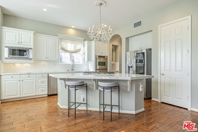 Building Photo - 23810 Bayview Ct