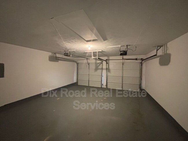 Building Photo - 3312 Burgoyne Dr