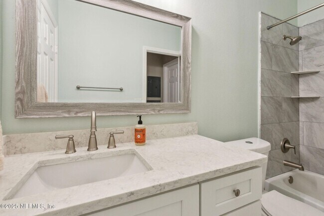 Building Photo - 160 Veracruz Dr